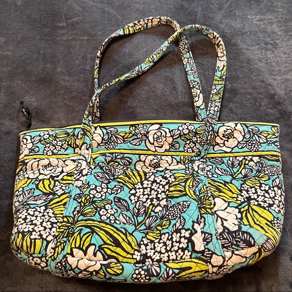 Vera Bradley Handbags - Vera Bradley Tote